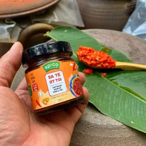 vietnam garlic chilli oil, aromatic spicy seasoning, marinade for grilled meat, bbq sauce marinade, mixed rice paper chilli oil