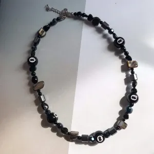 the politician necklace, mysterious black color, unisex design, suitable for both men and women, mysterious and cold beauty