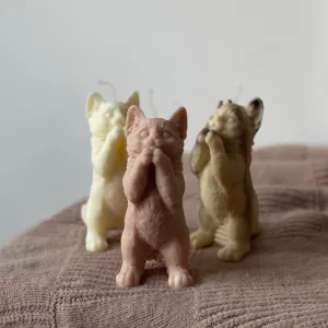cat handmade scented candle, meticulously crafted design, multi-functional decorative accessory, creates cozy atmosphere