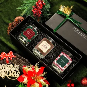 Hộp Quà "Scents Of Christmas" là món quà Giáng Sinh ngập tràn hương thơm, kết hợp hoàn hảo giữa nến thơm cao cấp và thiết kế đẹp mắt, tạo nên set quà Noel lý tưởng để làm quà tặng Giáng Sinh đầy ý nghĩa.