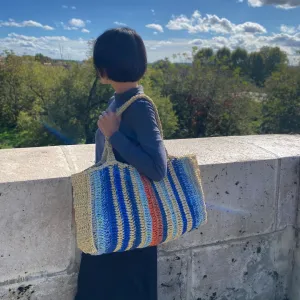 The Raffia Versa Longb_Col01 Tote Bag is the perfect choice for your active day, serving as a stylish daily handbag and a standout sustainable fashion accessory, making it a unique and thoughtful birthday gift.