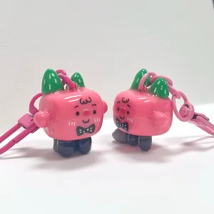 Móc Khóa Hộp Quà Màu Hồng Noel đất sét thủ công với ngoại hình độc đáo nhưng cực kỳ đáng yêu, hứa hẹn sẽ là món quà tặng thủ công đáng yêu cũng  như món quà tặng ccho nữ lý tưởng