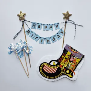 Bộ Dây Treo "Happy Birthday" Trang Trí Bánh Sinh Nhật được thiết kế bắt mắt, đi kèm mỗi sản phẩm là những phụ kiện trang trí vui nhộn, làm nên bữa tiệc hân hoan