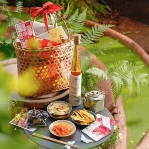Gi ỏ quà tết Bội Thu sử dụng giỏ đan thủ công, gói trọn những món đặc sản Việt Nam, các món quà tặng sức  khỏe, hứa hẹn sẽ là ý tưởng quà tết cho đối tác, quà tặng doanh nghiệp cao cấp