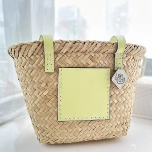 The Avocado Sedge Bag combines a fresh and dynamic vibe with exquisite leather-trimmed weaving, making it a stunning eco-friendly accessory and a unique Vietnamese gift—perfect for her!