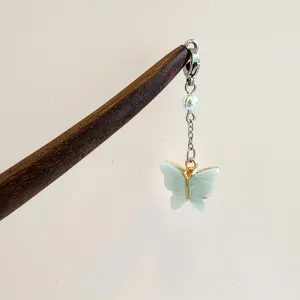 The Sparkling Butterfly Dangle Wooden Hair Stick captures the rhythm of elegance, making it a unique hair accessory and a meaningful Vietnamese gift for her.
