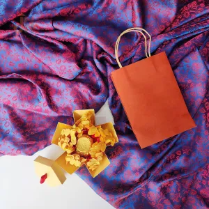 The "Hoang Chu Cac" Chrysanthemum Tea Gift Set delivers an exquisite experience with its delicate blend of chrysanthemum tea and rock sugar, elegantly presented in a Vietnamese gift box complete with a beautifully designed gift card -  perfect gesture of thoughtfulness and refinement.
