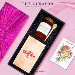 The "Charming Beauty" Gift Set is the perfect way to make her feel more beautiful every day, featuring a luxurious selection of honey and saffron for wellness and radiance - an elegant health gift for Women's Day, a thoughtful gift for her, and a sophisticated corporate gift box.