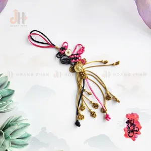 The Obsidian "Cat Tuong" Knot Hanging Decoration is a stunning Vietnamese gift, symbolizing blessings and prosperity, making it a perfect Feng Shui gift and decorative accessory