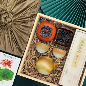 Hộp Quà 'Hương Trà' trao trọn phút thư giãn sang trọng với set quà ấm và hũ đựng cùng trầm hương vòng cao cấp, là món quà sinh nhật sang trọng hoặc quà sức khỏe ý nghĩa.