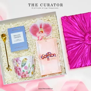 The "Blossom Flower" Gift Set, a beautiful gift box filled with the colors of love, makes the perfect Women's Day or birthday gift for her, featuring saffron, honey, and a charming ceramic mug