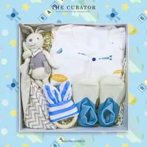 The "Baby Boy, Beautiful World Is Waiting For You" Gift Box is a sweet greeting to your little one, featuring a thoughtfully curated set with cozy clothing and a cuddly plush toy - an adorable and safe gift to welcome him into the world