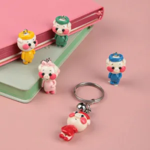 móc khóa hình heo mặc áo dài, móc khóa dễ thương, chất liệu đất sét, dễ vệ sinh, quà tặng cho người thân, bạn bè