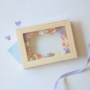 The Personalized Pressed Flowers Rectangular Wooden Mini Frame beautifully captures delicate words, blending natural elegance with a decorative dried flower frame, making it a heartfelt personalized gift and a charming gift for her.
