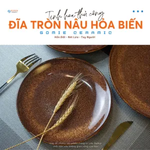 Đĩa Tròn Men Nâu Tuyết Hỏa Biến không chỉ là đĩa gốm Bát Tràng cao cấp, mà còn mang đến trải nghiệm bữa ăn thanh lịch, thu hút với gốm hỏa biến độc đáo, phù hợp để trang trí nhà cửa hoặc làm quà lưu niệm tinh tế.