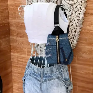 Túi đeo chéo balo mini K5 từ jeans tái chế nét riêng qua từng chi tiết, túi độc bản phụ kiện tái chế làm quà sinh nhật sáng tạo thủ côngTúi đeo chéo balo mini K5 từ jeans tái chế nét riêng qua từng chi tiết, túi độc bản phụ kiện tái chế làm quà sinh nhật sáng tạo thủ công