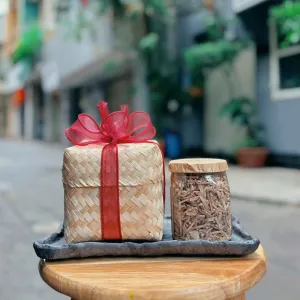 Set quà trà mãng cầu hộp tre 200g với vị đậm đà nguyên bản, trà trái cây cao cấp trong hộp tre thủ công làm set quà đặc sản, quà lưu niệm Việt Nam và quà biếu ý nghĩa