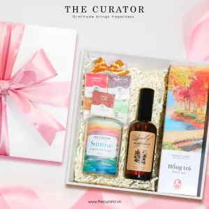 Hộp quà "Pretty Box" rung động với yêu thương tràn ngập, set quà cho nữ với hồng trà cùng socola kèm nến thơm và tinh dầu làm quà sinh nhật cho nữ hoàn hảo.