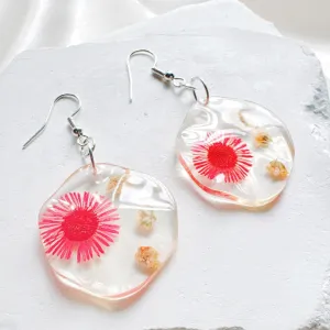 Red daisy resin earrings brilliant every moment of love, real dried flower one-of-a-kind handcrafted jewelry as gift for her souvenirs