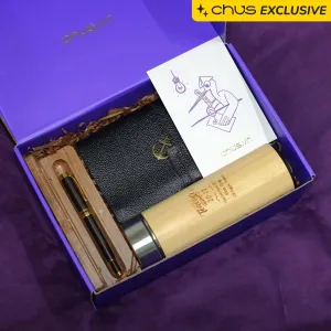 Hộp quà 'Dấu Ấn' khắc tên cá nhân hóa giữ trọn cảm xúc chân thành, với set quà gồm bình tre tinh tế cùng sổ da sang trọng và bút cao cấp, là món quà tặng doanh nghiệp đẳng cấp hoặc quà sinh nhật ý nghĩa