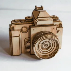 Real-scale Nikon AF-S wooden camera assembly model, faithfully recreated in every detail with a 194-step DIY kit—Vietnamese souvenir and exquisite handmade gift.