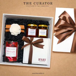 Sweet Time gift box featuring a scented candle, honey, and chocolate, delivering layers of sweet, refined flavors; a perfect Vietnamese specialty and premium corporate gift.