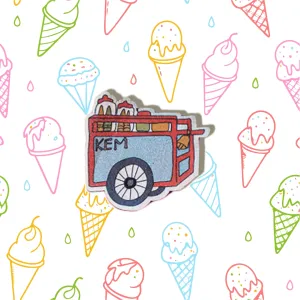 UV-printed wooden pin featuring a Vietnam street vendor cart, a charming and compact souvenir of local culture.