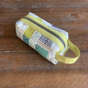 Túi hộp đựng đồ cá nhân có quai bằng vải cotton ép bông, form đứng vững, không gian rộng rãi tiện lợi, quà sinh nhật độc đáo và cá tính.