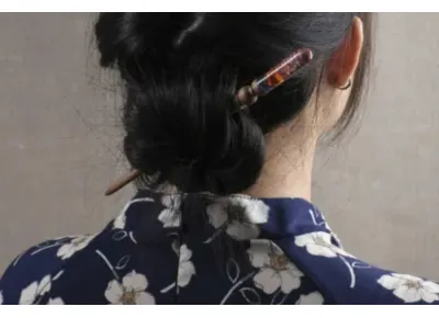Top 7 Vietnamese Hair Accessories as Perfect Gifts & Choosing Tips