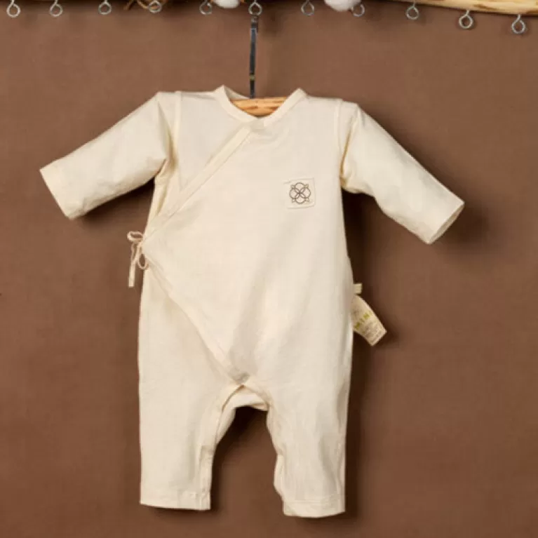 organic cotton baby bodysuit, made of breathable cotton fabric, safe for sensitive baby skin, lovely gift for babies