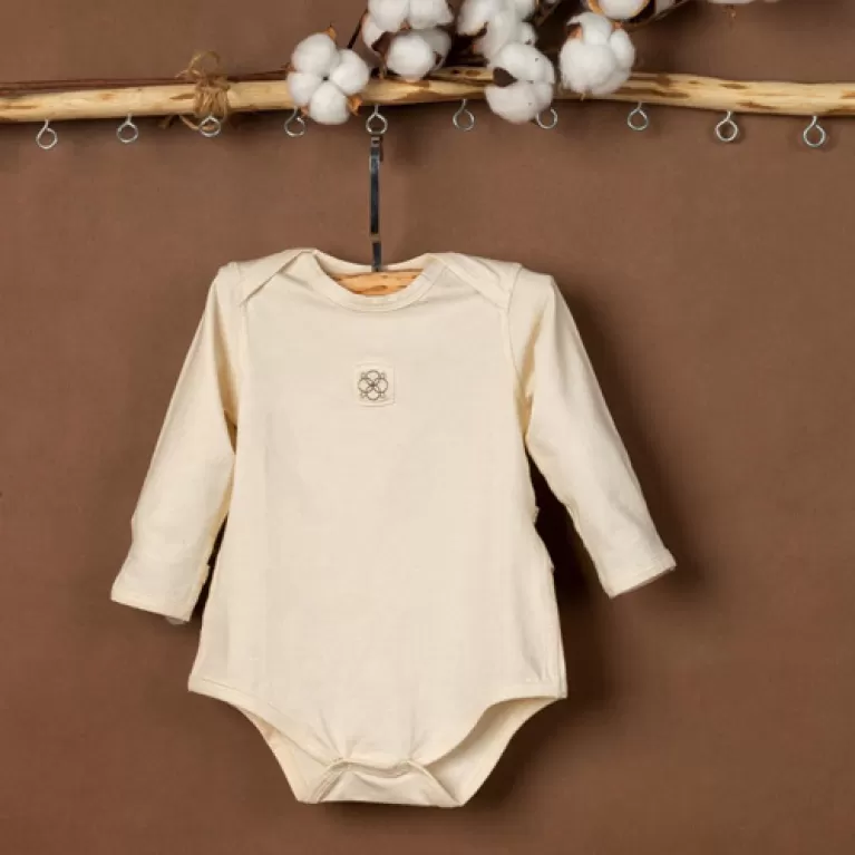 organic cotton baby bodysuit, made of breathable cotton fabric, safe for sensitive baby skin, lovely gift for babies