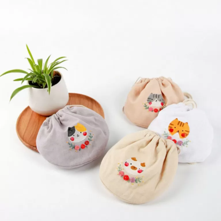 túi rút vải thêu, họa tiết xinh xắn, chất liệu linen tự nhiên bền đẹp, phong cách vintage, hợp phối với đầm hoa nhí