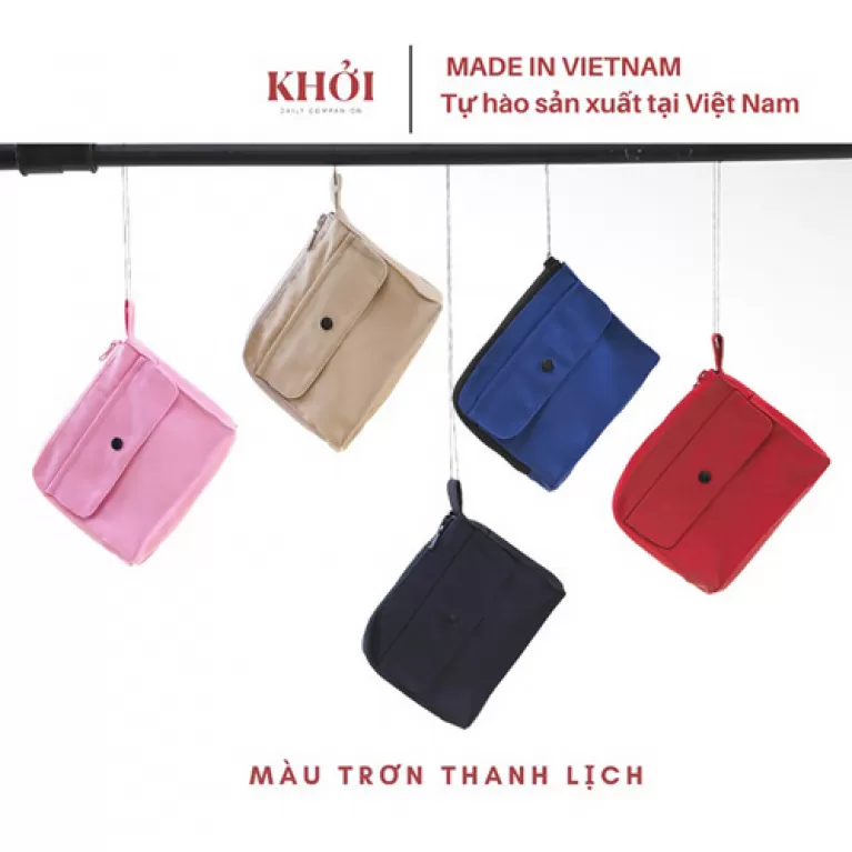 canvas multi-purpose pouch, convenient multi-compartment design, durable canvas material, elegant color, minimalist style