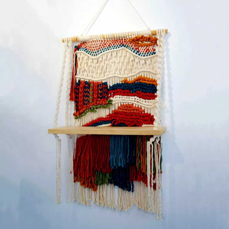 kệ treo tường 1 tầng nhiều màu macrame, thiết kế ấn tượng và nhiều màu sắc, độ chắc chắn cao, trang trí nhà cửa, sản phẩm thủ công