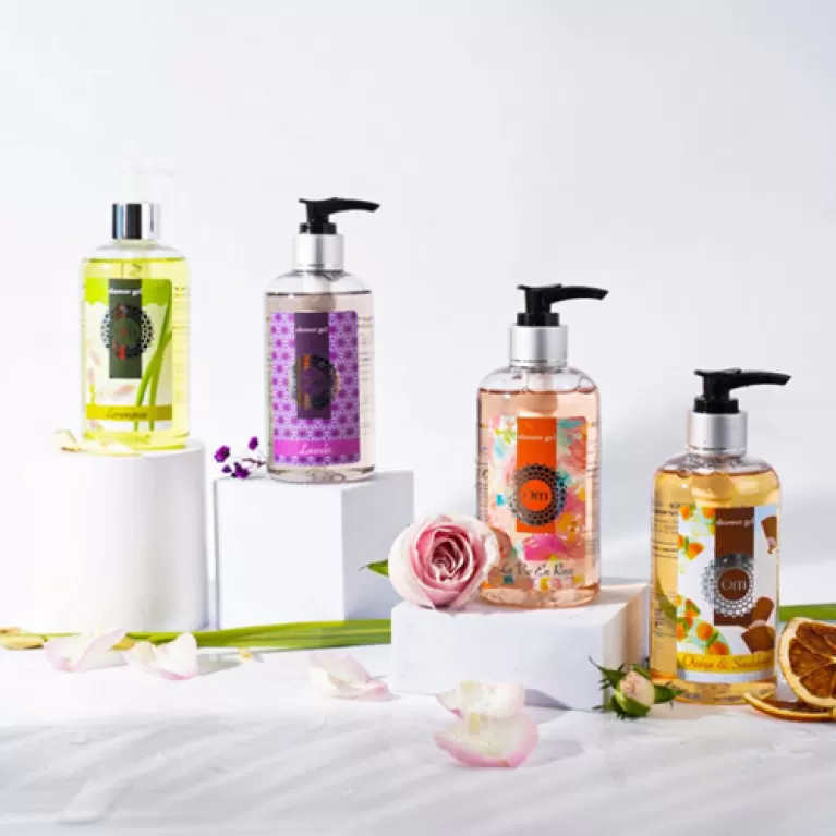 sữa tắm dưỡng ẩm tinh dầu om fountain từ thiên nhiên, bảo vệ làn da, tăng cường hàng rào bảo vệ, dưỡng ẩm da, việt nam, skinlax, chus