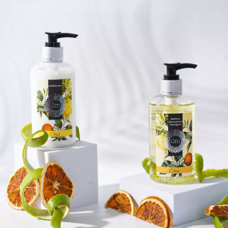 dầu gội & dầu xả bưởi cam quýt từ thiên nhiên, mùi hương thư giãn, phục hồi nang tóc, cung cấp dưỡng chất tốt, việt nam, om fountain, chus