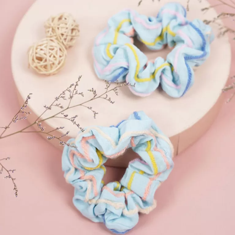 cotton and wool scrunchies, soft and light material, wrist scrunchy, youthful and modern color combination, dynamic style