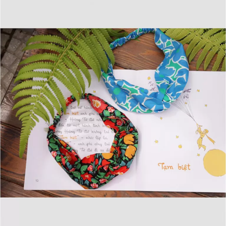 100% cotton hairband, adorable hair accessory, handmade headband, vibrant patterns, youthful and dynamic style