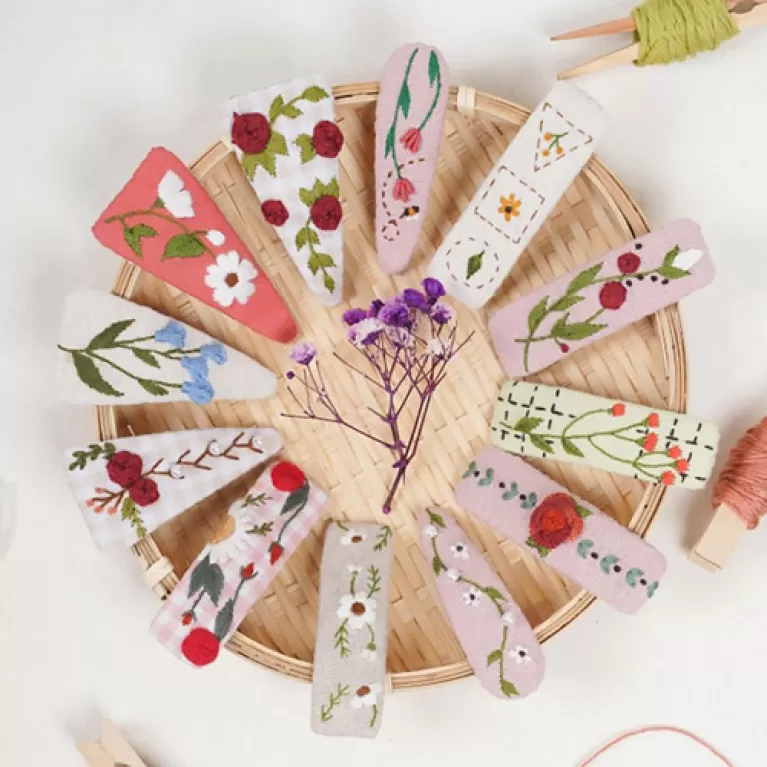 triangular hair clips, cute handmade hair clip, hand-embroidered pattern, vintage style, perfect gift for friends who love handmade items