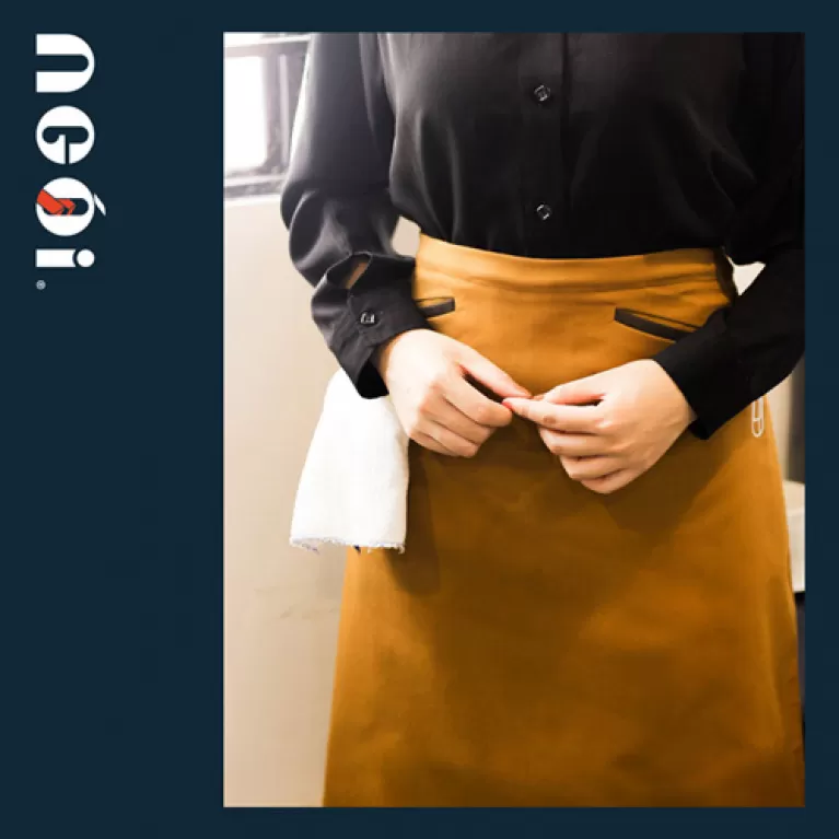 simple waist apron, youthful and dynamic design, with pockets and adjustable straps, wrinkle-resistant material, protects clothes from dirt
