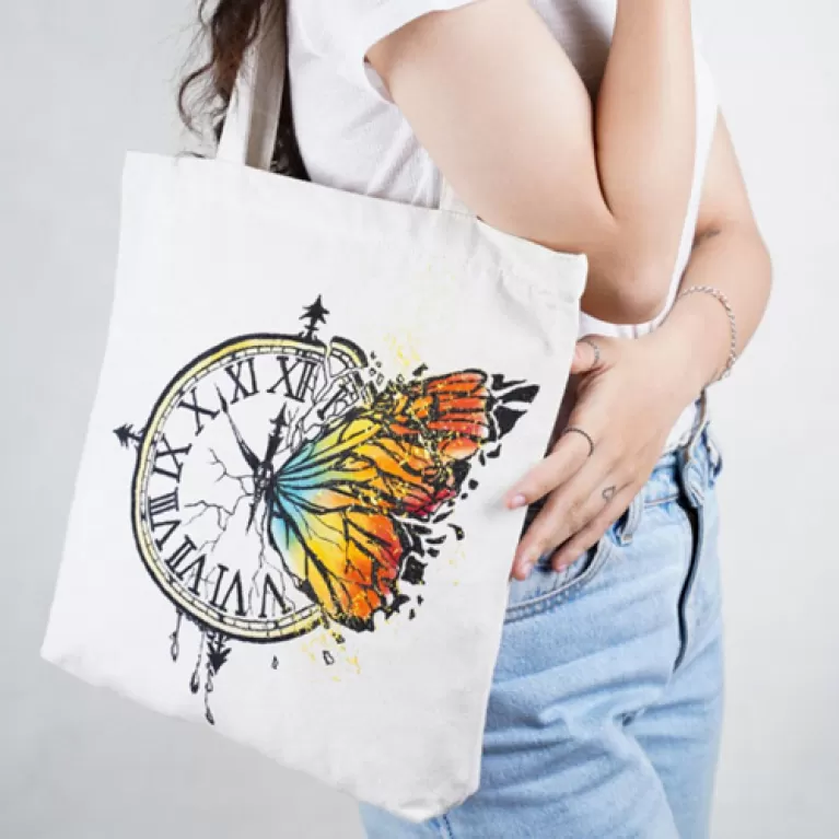 túi tote vẽ tay đồng hồ và bướm, túi tote handmade, túi tote màu kem, họa tiết độc đáo, túi tote dày dặn bền đẹp, handmade, hanako shop, chus