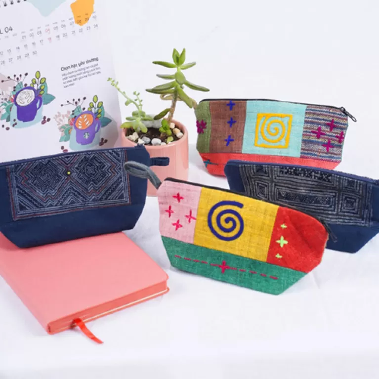 túi đựng bút thổ cẩm, túi handmade, túi đựng bút đa năng, họa tiết độc đáo, màu sắc độc đáo, phong cách cá tính, thủ công, hoa tiến brocade, chus