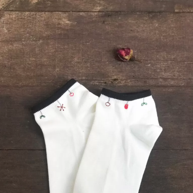 embroidered short socks, short socks with purple flowers, low-cuffed cotton socks, doll shoes socks, vintage socks, girlfriend gifts