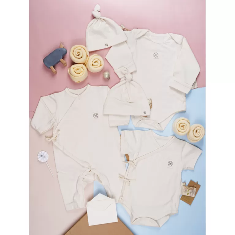 organic baby gift set, body chips, baby hats & silk face towels, soft fabric, untreated with chemicals, excellent gift for newborns