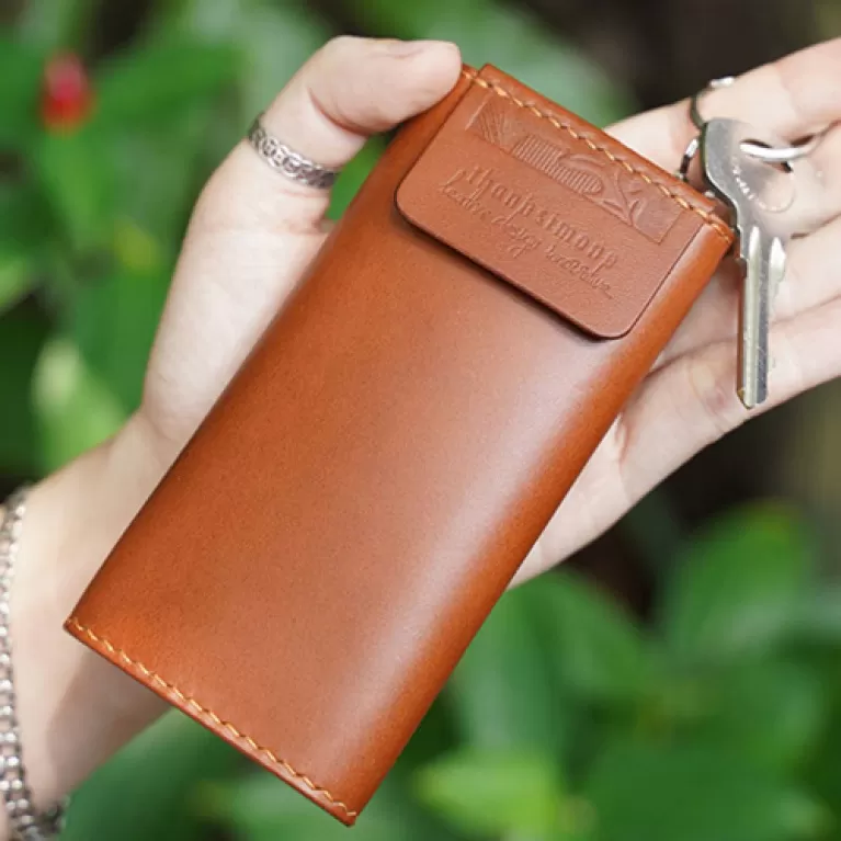Personalized Leather Key Wallet - Premium March 8th Gift