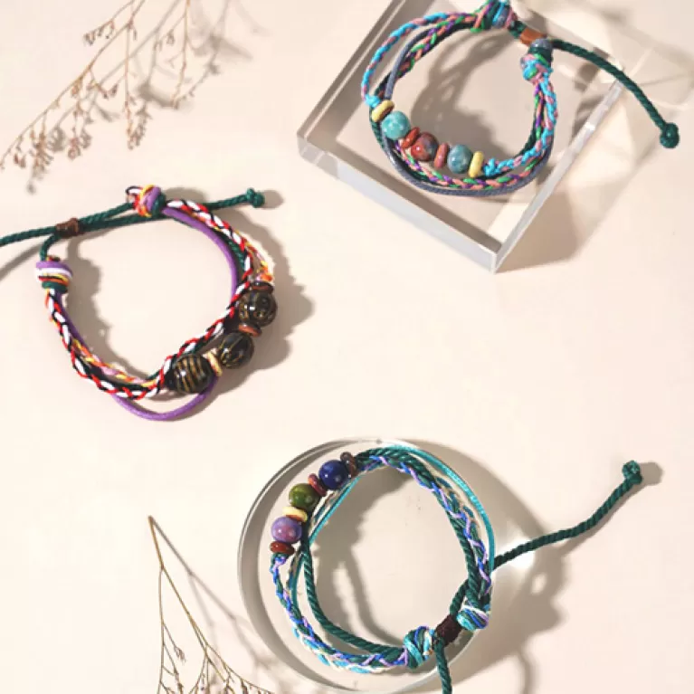 vòng boho hạt gốm sứ nhiều lớp, thủ công chắc chắn, phong cách độc đáo, cảm giác thoải mái khi đeo, quà tặng độc đáo, handmade, i love handmade, chus