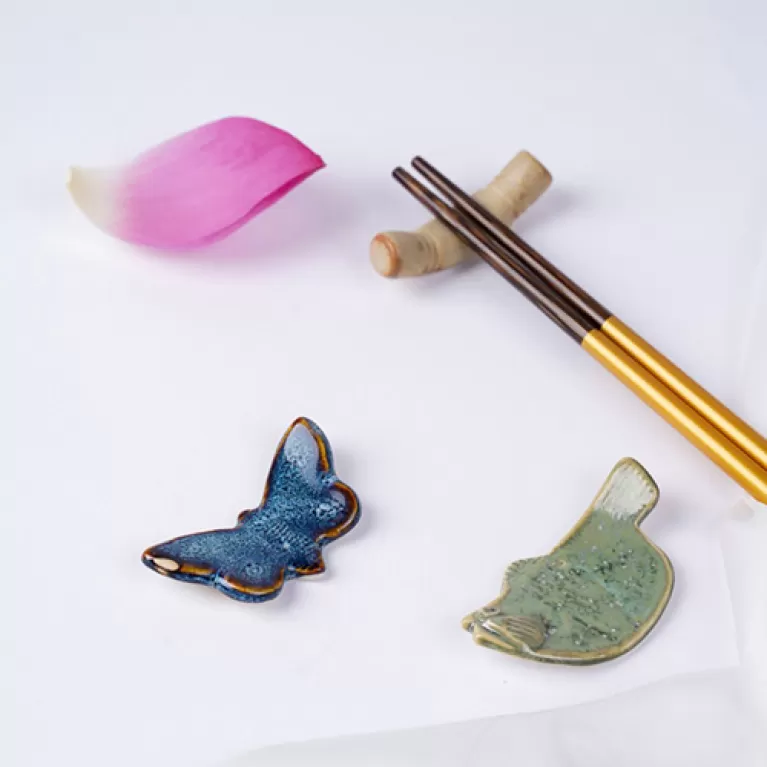 gác đũa sứ, gốm đông gia, chus