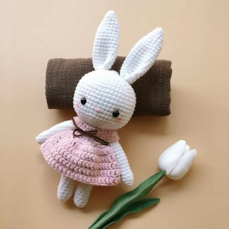 thỏ len ellie, thỏ len màu hồng, thú bông hình con thỏ, thỏ len cao cấp, búp bê nhồi bông handmade, quà tặng bé gái