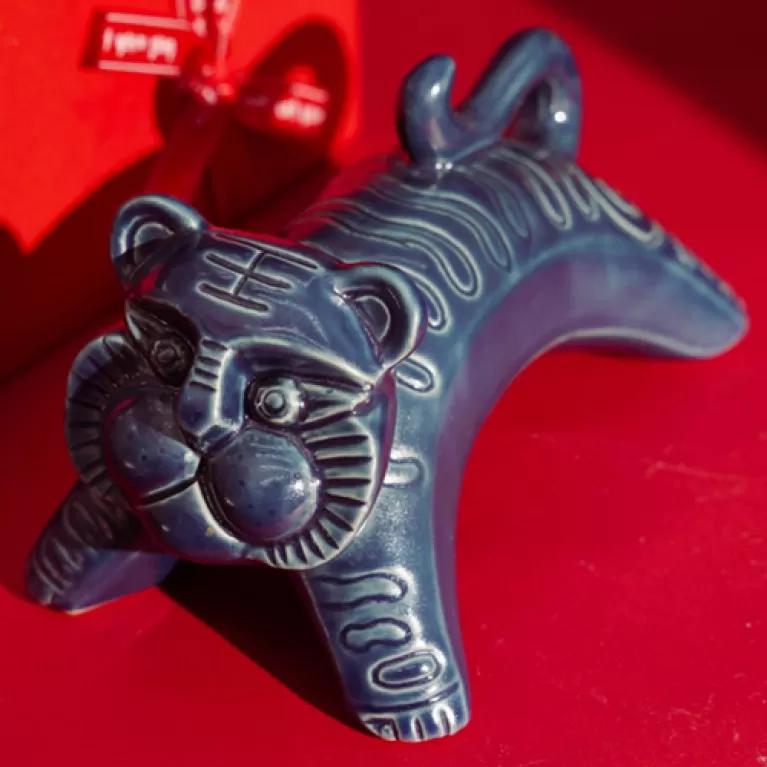 tượng gốm sứ hổ nhâm dần, con cái màu xanh dương, hceramic, chus