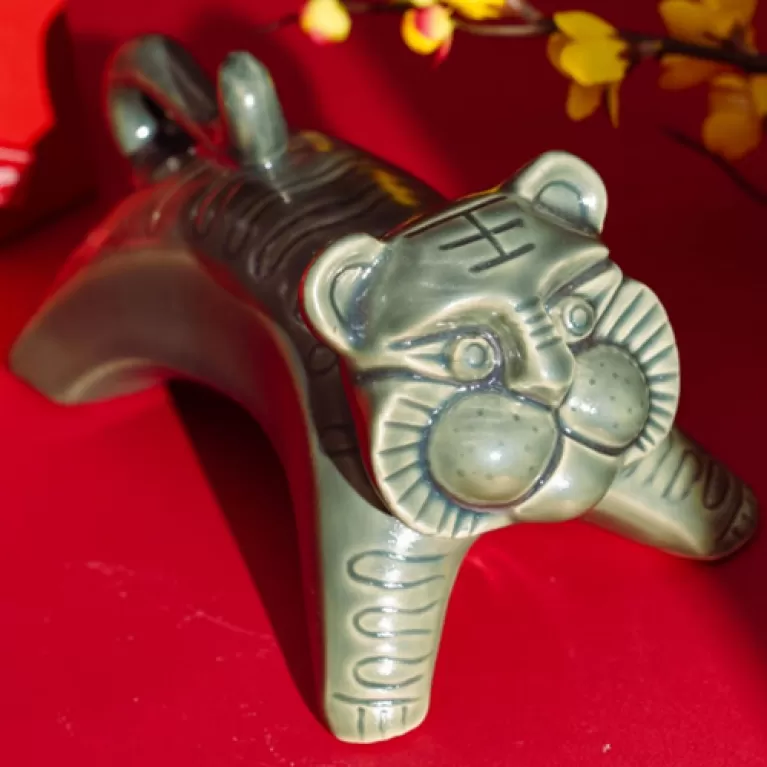 tượng gốm sứ hổ nhâm dần, con cái màu xanh lam, hceramic, chus
